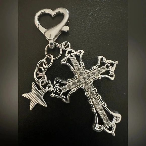 4 piece Butterfly and 5 cross keychains Lot - Picture 3 of 7